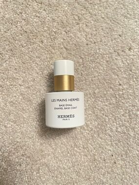Hermès Les Mains Enamel Base Coat - White & Gold Bottle